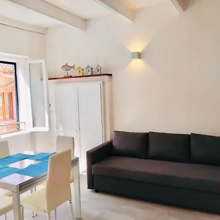 Seashells アパート アルゲーロ